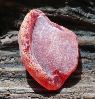 XXXXL VERY RARE RED LENS SEAGLASS SHARD WITH U.  V.  GLOW FROM SEA OF JAPAN,  RUSSIA 4