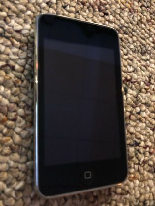 Apple Ipod Touch 32 GB 2nd Generation Rare 2
