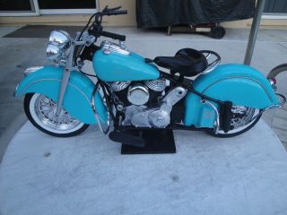 Rare Collectible 1998 Indian Chief Motorcycle Model Custom Paint 1/6 Scale Model