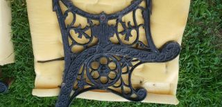 RARE Antique Cast Iron Lions Heads Star/Leaves/ Garden / Park Bench legs Parts 2