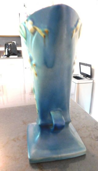 RARE Vintage Roseville Snowberries 7 inch Bud Vase in Persian Blue (1947) 4