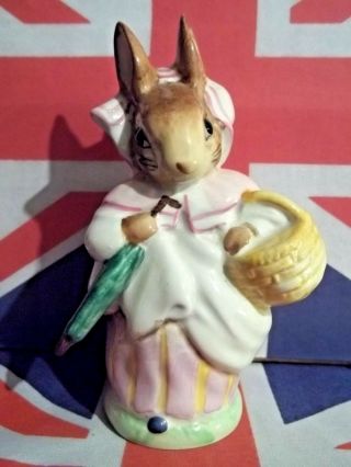 Beatrix Potter Figurine Bp3a Mrs.  Rabbit Umbrella Sticking Out Very Rare Beswick