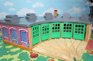 Thomas Wooden Railway Roundhouse Tidmouth Sheds 1996 Rare Piece
