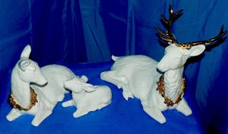 Rare Stunning Porcelain White Deer Family Set With Gold Christmas Wreath,  L@@k