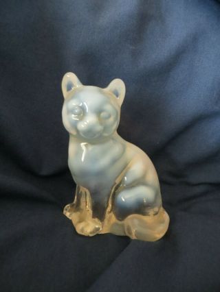 Rare Clear And Frosted White Fenton Cat.  Signed By Don Fenton.