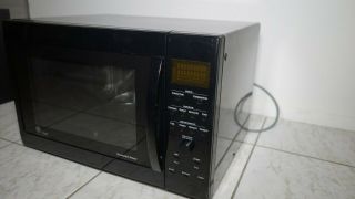 BLACK / GE CONVENTIONAL MICROWAVE / OVEN JE 1590BC 001 - RARELY 3
