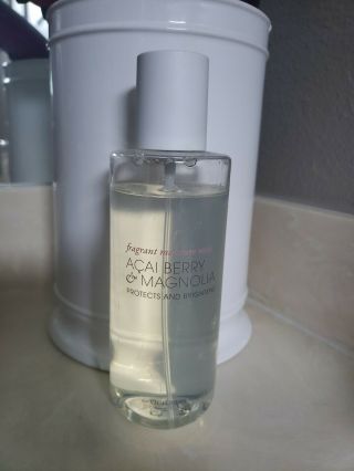 Rare Victorias Secret Spray Fragrant Moisture Mist Acai Berry & Magnolia 10.  1 Oz
