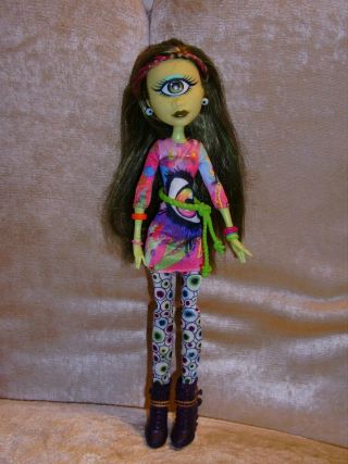 Rare Monster High Iris Clops One Eye Cyclops Doll I Heart Love Fashion