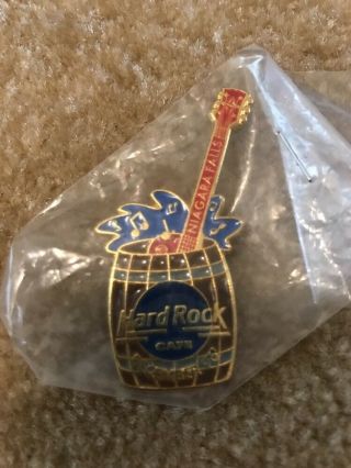 Hard Rock Cafe 1996 Niagara Falls Grand Opening Guitar Guitar Pin Very Rare Le