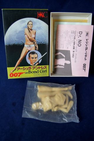 Japanese Exclusive 007 James Bond Honey Ryder 1983 Resin Garage Model Kit Rare