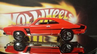 Hot Wheels 1969 Dodge Charger R/t Red And Black Stripes Rare