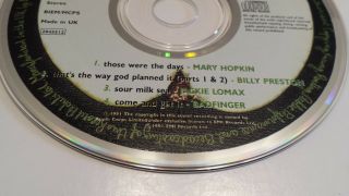 RARE The Beatles Apple e.  p.  ltd ed 4 - track CD 91 ' IMPORT APPLE SHAPED CD CASE 6