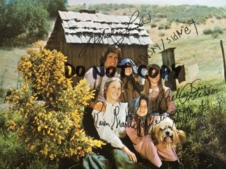 Little House On The Prairie Full Cast Autographed Photo 5 X 7 Full Color Rare