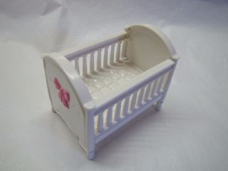 Fisher Price Loving Family Dollhouse Baby Girl Pink Bassinet Crib W/ Bow Rare