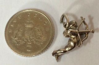 LOVELY RARE VINTAGE SILVER BRACELET CHARM OF CUPID WITH BOW AND ARROW LOVE  5