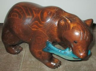 RARE VINTAGE HAND CARVED WOOD WHITTLER’S MOTHER BEAR WITH FISH BY ED HASBROOCK 2
