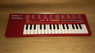 Casio Sa - 1 Tone Bank 100 Sound Mini Keyboard Very Rare - Red