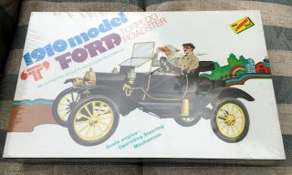 Rare 1910 Factory Ford Model T Roadster 1/16th Model Car Kit By Lindberg