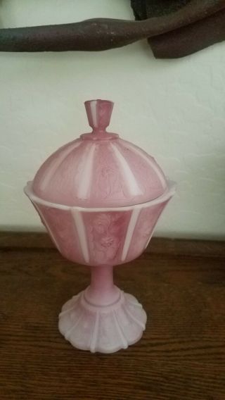 Rare Stunning Fenton Art Glass Paneled Daisy Lidded Candy Jar White & Lavender