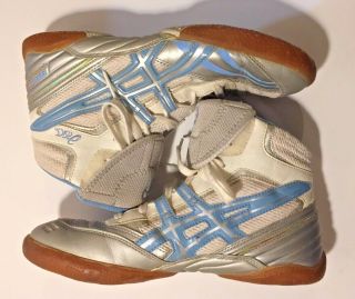 Rare Asics Mens wrestling shoes,  Size 9.  5,  Baby Blue and White 2