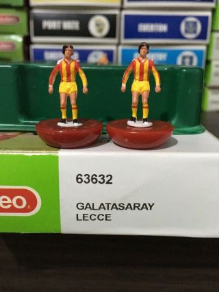 Subbuteo Lw Team - Galatasaray Lecce Ref 63632.  Players Perfect.  Very Rare