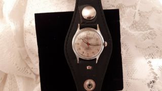 Very Rare Men/s Vintage Military Watch.  " Onsa ".  Swiss Made.  Outstanding Dial.