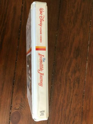 Walt disney home video The Incredible Journey vhs release clam shell case rare 3