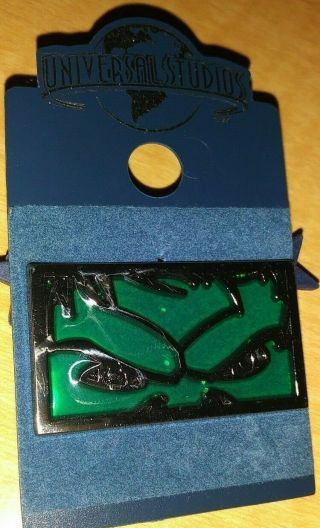 Universal Studios Theme Park Incredible Hulk Stained Glass Collectible Pin Rare