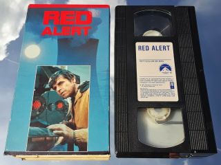 Red Alert (vhs) Rare 1977 Tv Movie W/ William Devane (hollow Man,  Stargate Sg - 1)