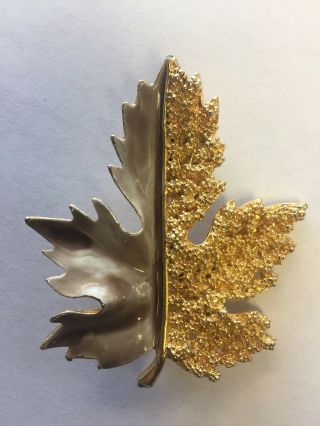 Rare Vintage Signed Bsk Flower Leaf Brooch Pin Brown Enamel & Gold Tone Metal