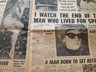 Donald Campbell Full Newspaper Bluebird K7 VERY RARE 1st Edition 5 January 1967 4