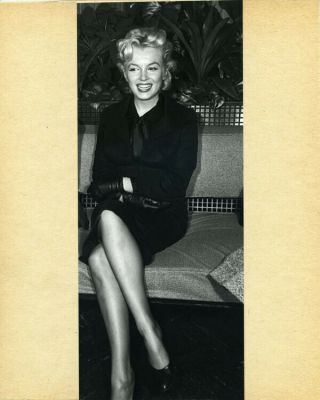 Marilyn Monroe Very Rare Candid 5x9 Vintage Photo At Press Event