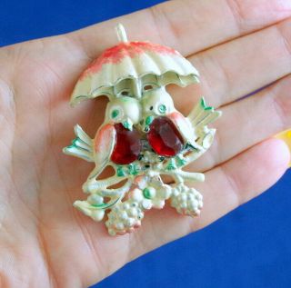 RARE VTG c1930 ' s CELLULOID EARLY PLASTIC JELLY BELLY LOVE BIRDS 3 - D BROOCH PIN 3
