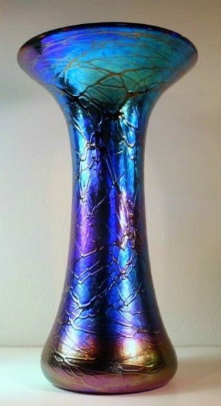 Extremely Rare Minh Martin/romeo Glass Iridescent Art Glass/9.  5 " Fluted Vase