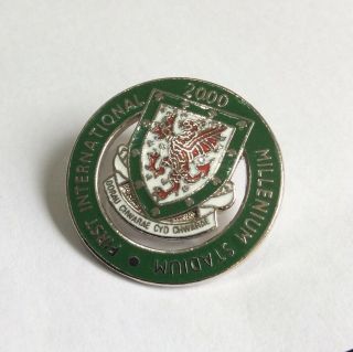 Rare Wales 1st International @ Millenium Stadium Football Badge 2000 - Pin 11