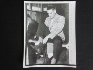 1958 Elvis Presley Fort Chaffee Army Combat Boots N.  E.  A.  Photo Rare