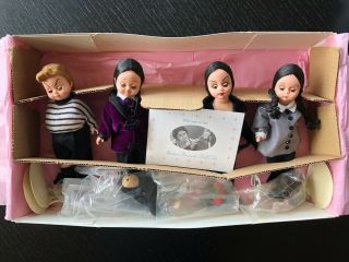 The Addams Family Madame Alexander Dolls Set Of 4 W/ Accessories 31130 Rare