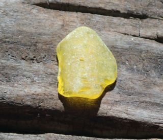 VERY RARE YELLOW/GOLD SEAGLASS WITH RIDGES AND LIP,  BRIGHT U.  V.  GLOW LARGE 4