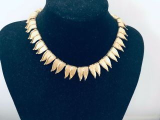 Vtg.  Rare Charel Shiny & Brushed Gold Tone Leaves Choker Necklace