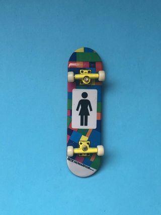 Rare Vintage Tech Deck Girl Fingerboard 96mm Skateboard