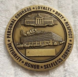 AUTHENTIC WALTER REED ARMY MEDICAL CENTER WASHINGTON DC RARE CHALLENGE COIN 2
