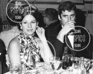 Barbra Streisand & Elliott Gould - Rare B&w Candid Photo @1967 Tony Awards