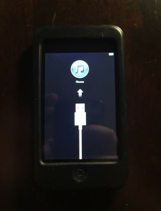 (rare) 32 Gb Apple Ipod Touch (2nd Gen) Black