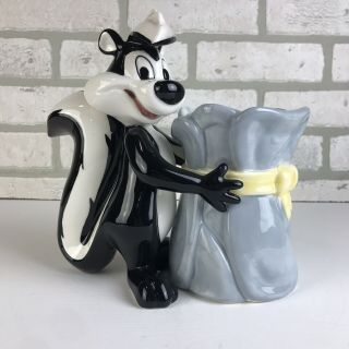 Rare Vintage 1995 Wb Looney Tunes Pepe Le Pew Sculpted Ceramic Vase - Flawless