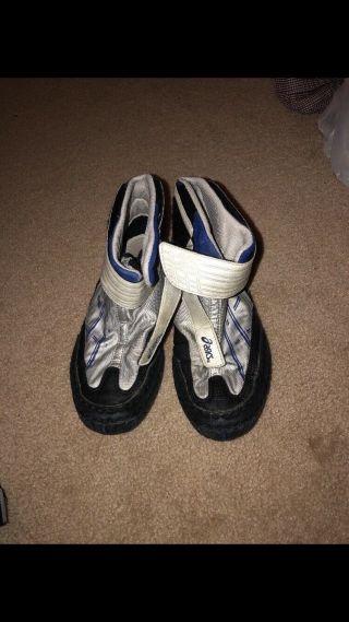Rare Asics 54 Wrestling Shoes Size 8