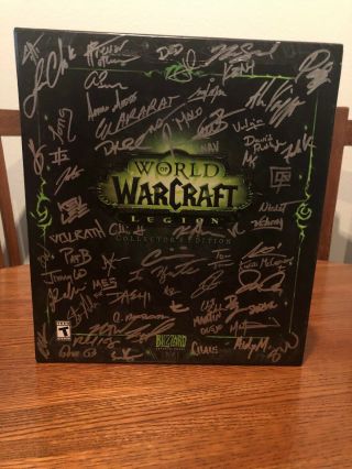 Rare Signed Autographed World Of Warcraft Legion Collectors Edition Blizzard