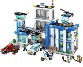Lego City Police Station (60047) Retired Rare Minifigures