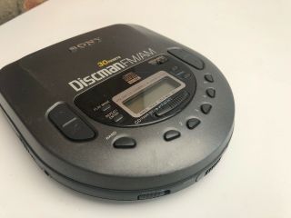 Rare Vintage Sony Walkman Discman D - T101 Portable CD player with AM/FM READ 2