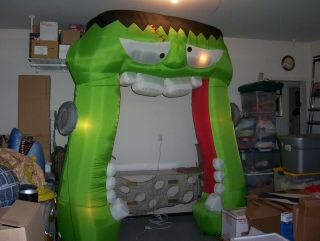 Airblown Inflatable Rare Walk Thru Monster Head Arch - -
