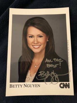 Cnn Betty Nguyen Signed Autographed 5x7 Photo Newsroom Rare Christmas 12/19